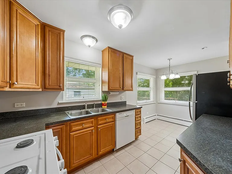 5020 Coyle Ave — Photo 5