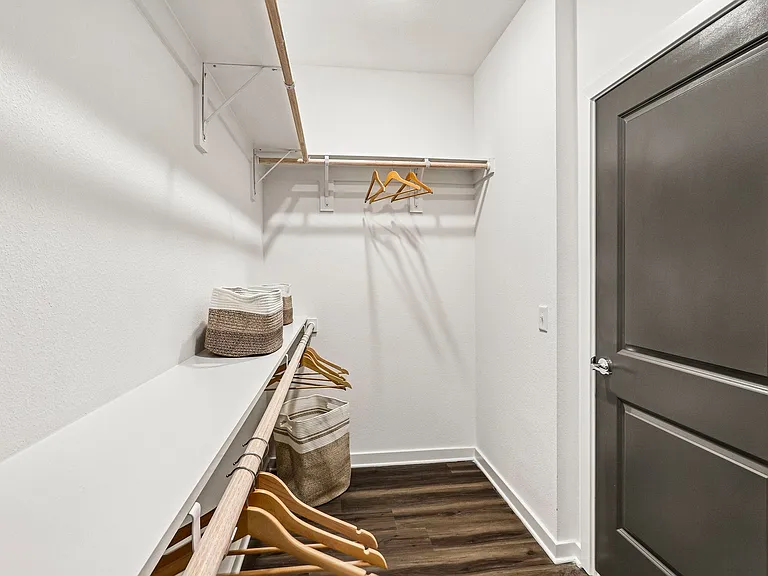 Velara Luxury Apartments — Photo 31