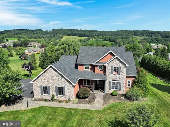 23 Grey Hawk Dr, Orwigsburg, PA 17961