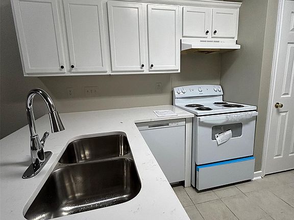 5th image of 1235 Armadillo Rd #B