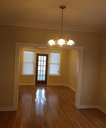 2nd image of 6206 S Artesian Ave