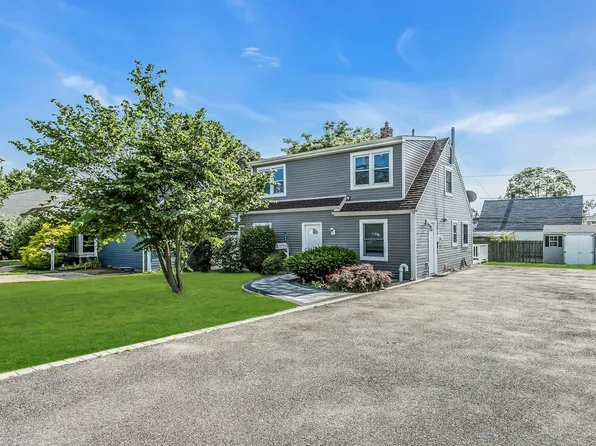 444 Gardiners Avenue, Levittown, NY 11756