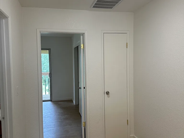 1521 Racquet Club Dr #B — Photo 13