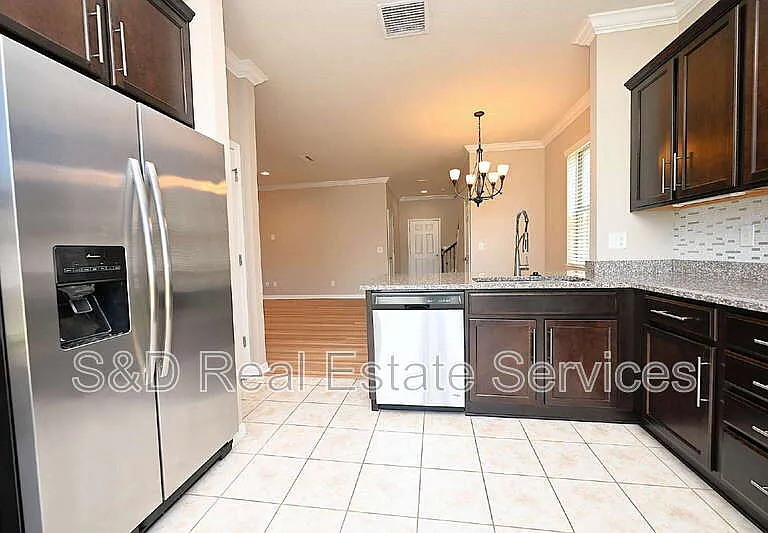 6309 Yellow Buckeye Dr — Photo 5