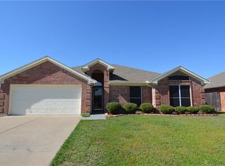 1637 Loveland Dr, Arlington, TX 76018