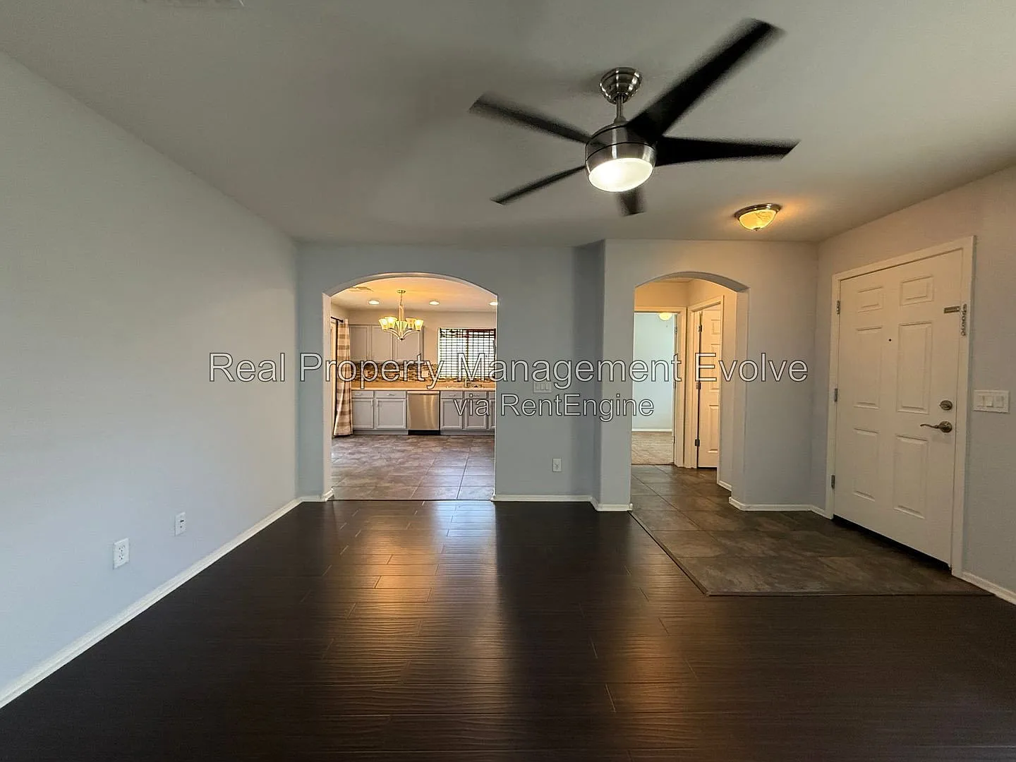 3 bed, 2.5 bath, 1720 sqft, $2,095 — Photo 4