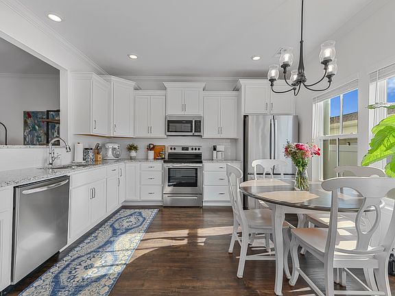 5th image of 1033 Milson Ln