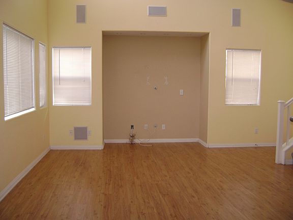 4th image of 1155 Nightmoss Ave