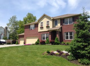 10633 Wildwood Dr, Zionsville, IN 46077