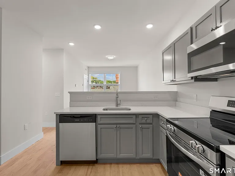 113 Canal St W #301 — Photo 22