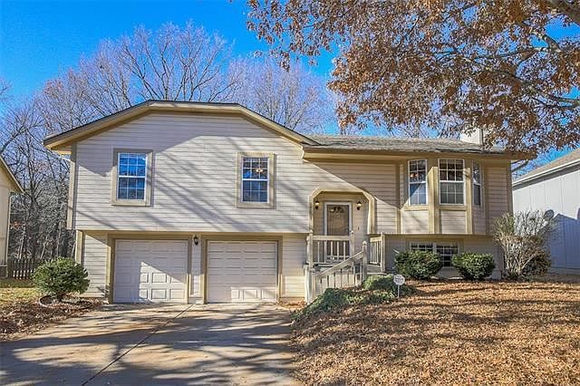 1st image of 18013 E 31st Terrace Dr S