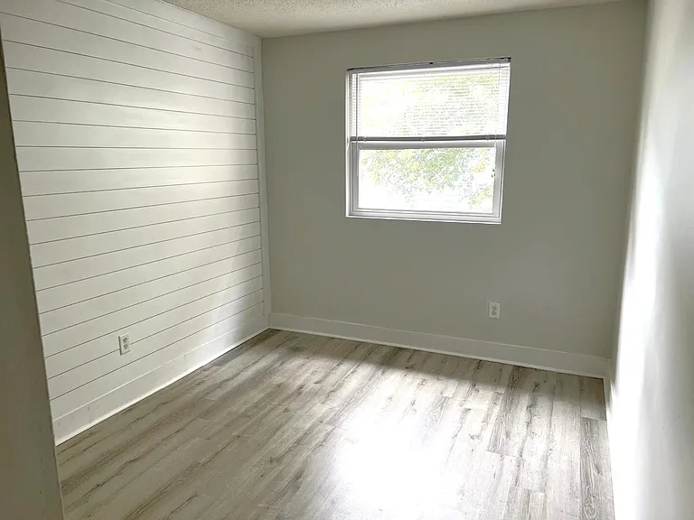 19 Amherst St — Photo 131