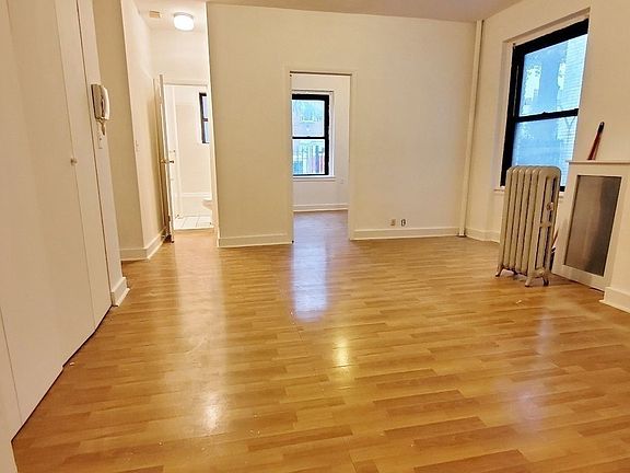 2nd image of 21-77 33rd St #1CC