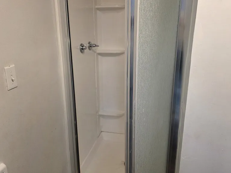 9519 Plymouth Ave — Photo 16