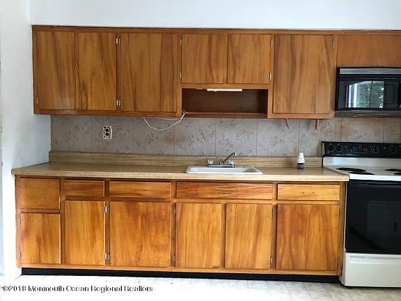 2nd image of 60 Clayton Ave