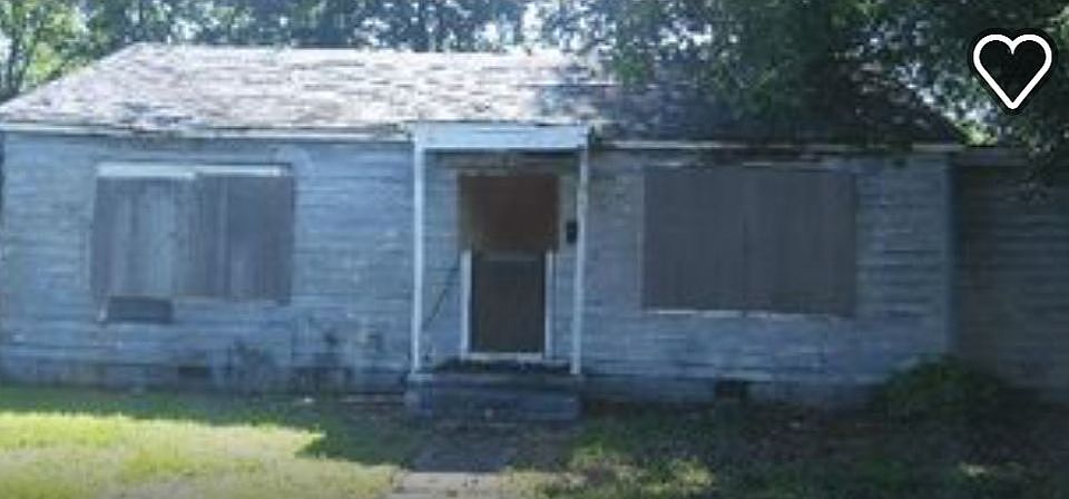 1st image of 44 Cypress Dr