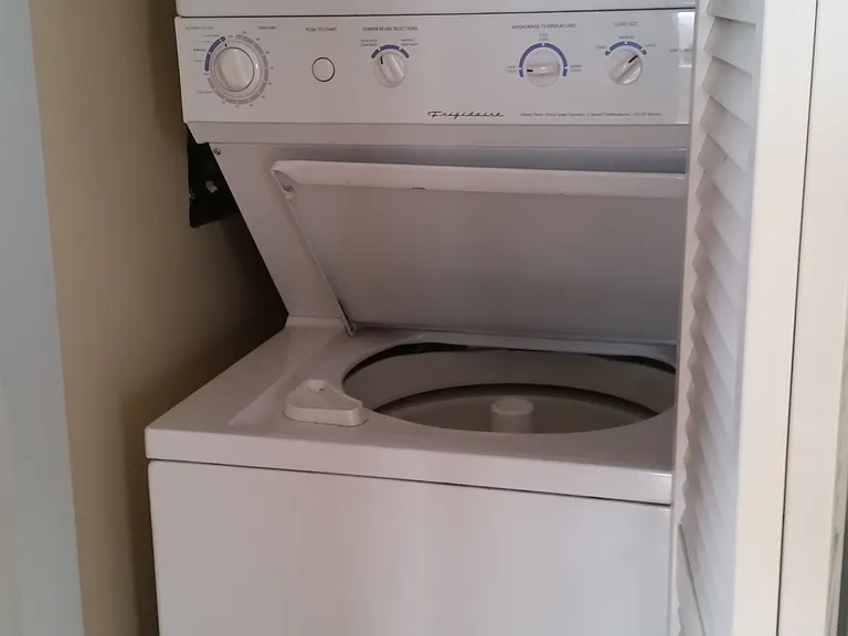 3439 W Belle Plaine Ave #1 — Photo 3