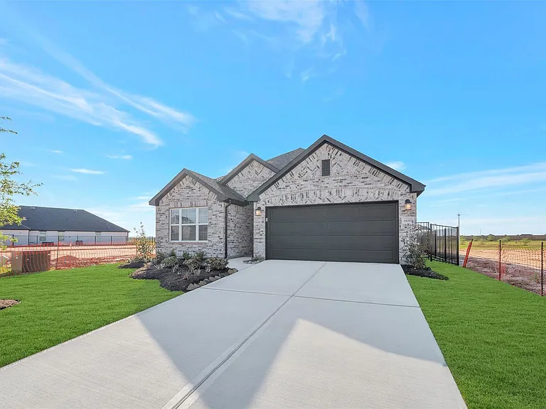 14001 Baikal Manor Dr — Photo 1