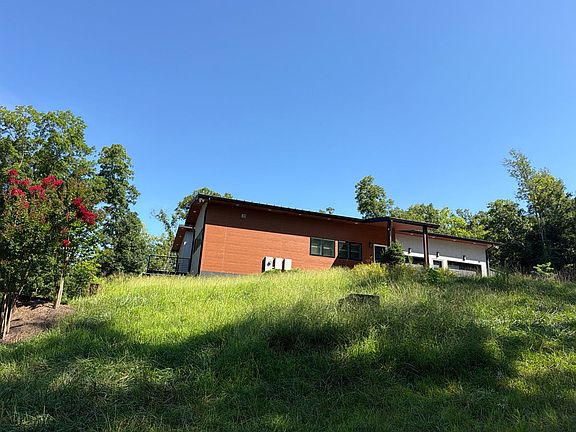 3rd image of 349 Chipman Rd