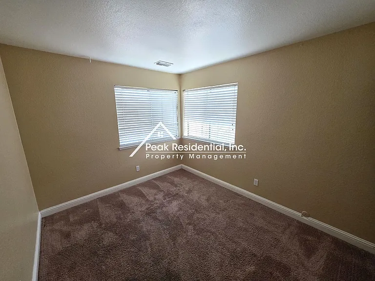 8101 Morgan Hill Way — Photo 11