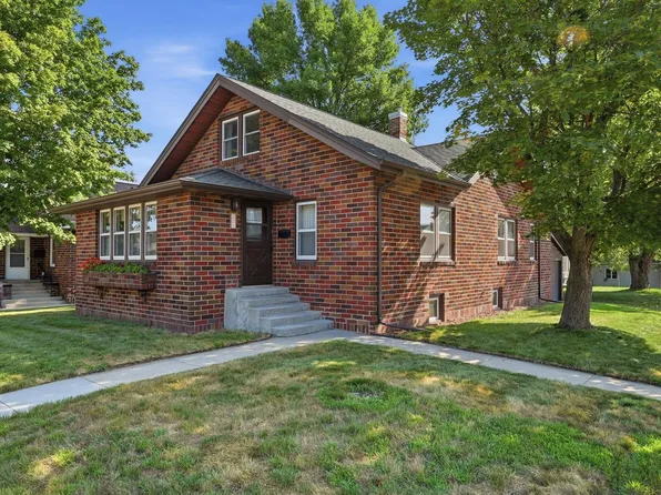 231 Maple St, Sauk Centre, MN 56378