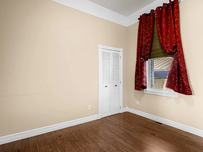1144 NE Morton St — Photo 13