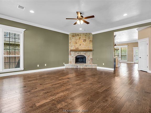 3rd image of 4270 Rock Bend Dr