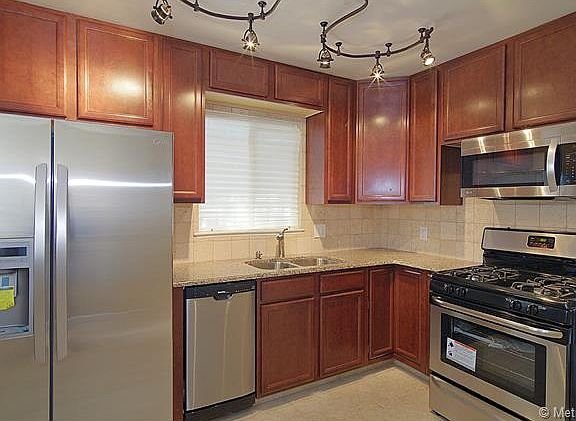 4th image of 3140 N Saint Paul St
