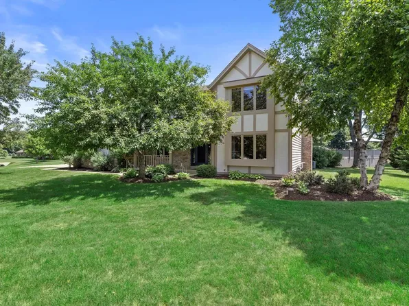 W280N6970 Huntington STREET, Hartland, WI 53029