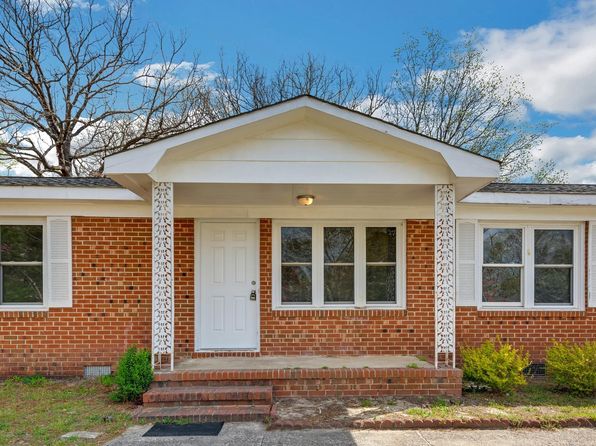 1215 Worstead Dr