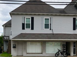 504 N Broad St APT A, Grove City, PA 16127