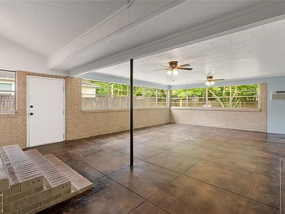 2nd image of 211 Grand Blvd