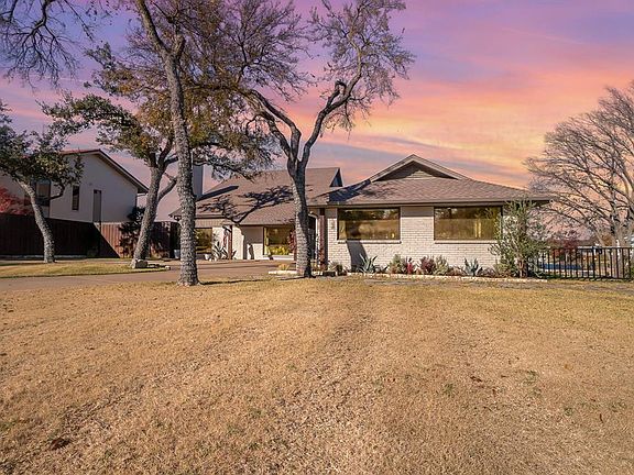 3rd image of 7852 Skylake Dr