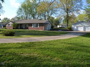 1208 Brentwood Ln, Carterville, IL 62918