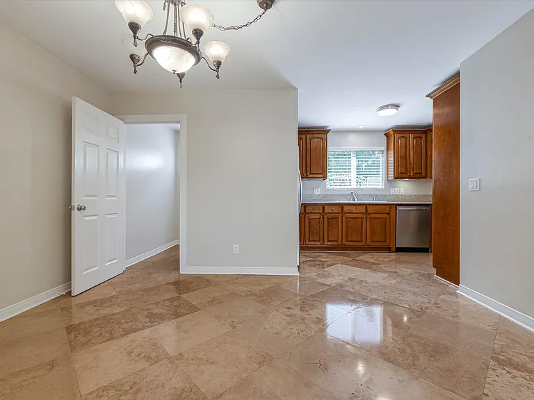 3424 Bellevue Ave — Photo 11