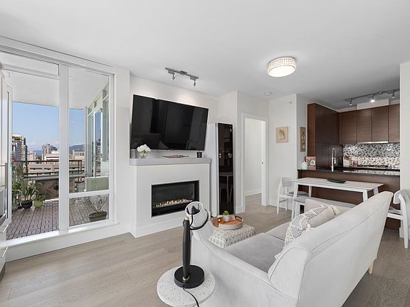 3rd image of 565 Smithe St #2002