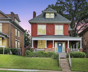 5747 Bartmer Ave, Saint Louis, MO, 63112