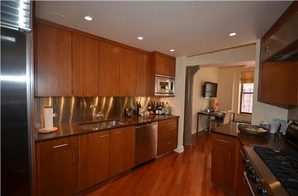 Sold by Avian Village Realty | media 4