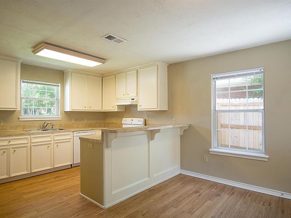 2nd image of 1200 Bayou Woods Dr