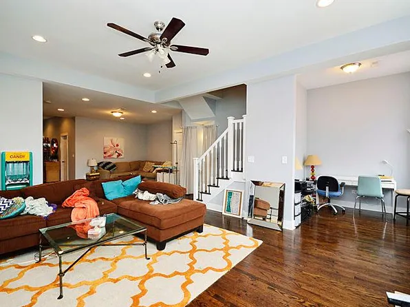 1415 W Augusta Blvd #2A, Chicago, IL 60642
