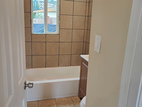 2nd image of 5451-5455 Imperial Ave