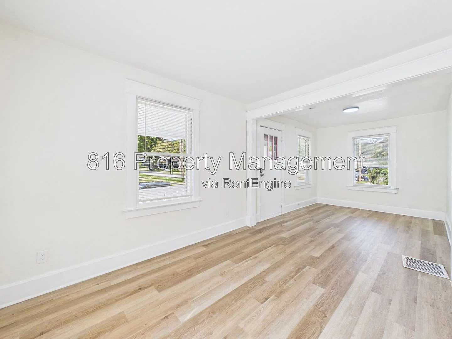 2 bed, 1.0 bath, 834 sqft, $1,150 — Photo 2