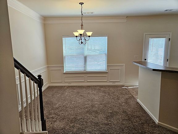 4th image of 649 Oakside Pl
