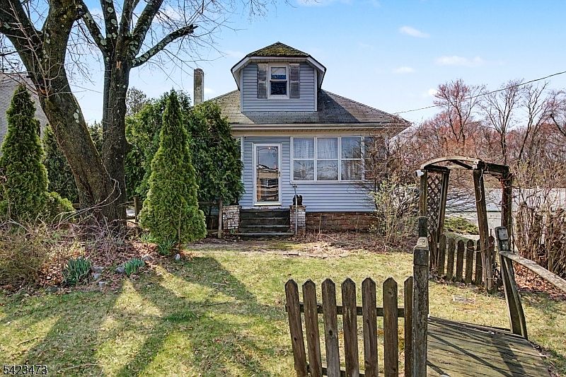 1st image of 785 Macopin Rd
