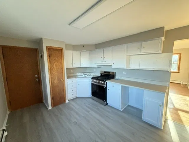 2 bed, 900 sqft, $1,700 — Photo 3