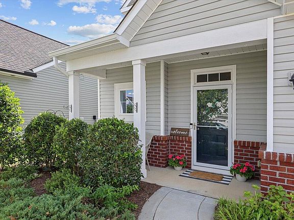 3rd image of 27 Heron Point Way