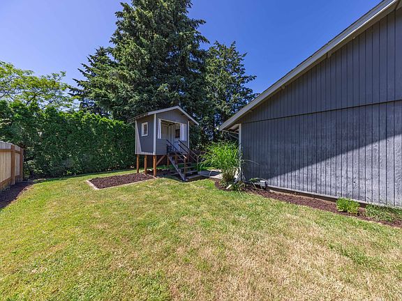5th image of 1106 SE 144th Ct