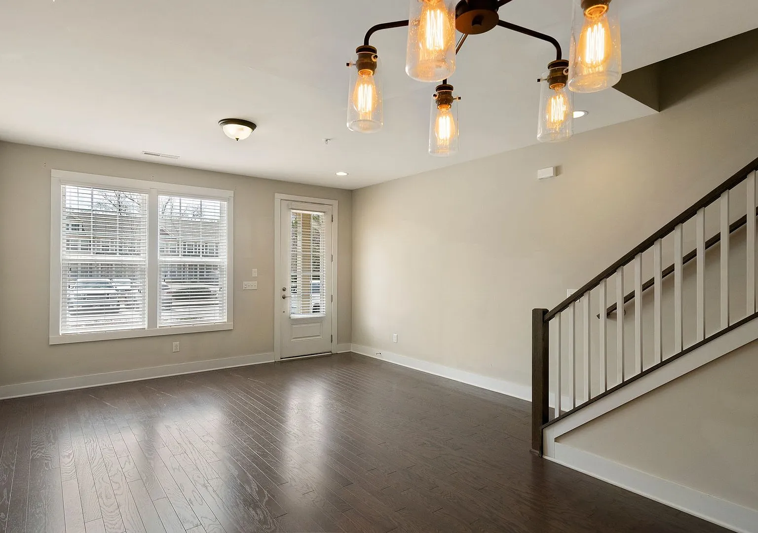 Beautiful 3BR/3.5BA Townhome | Near Raleigh Iron Works — Photo 4