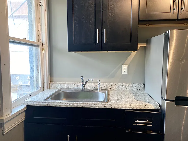 308 E Seneca St — Photo 58