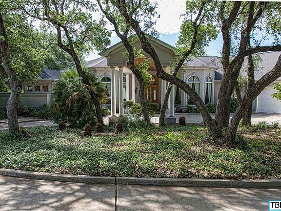 2nd image of 4721 Lago Vista Dr